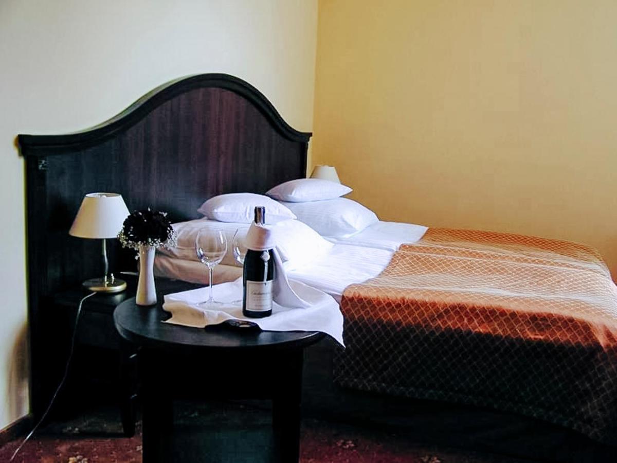 Hotel Zamek Krolewski W Rydzynie Ридзина Екстер'єр фото