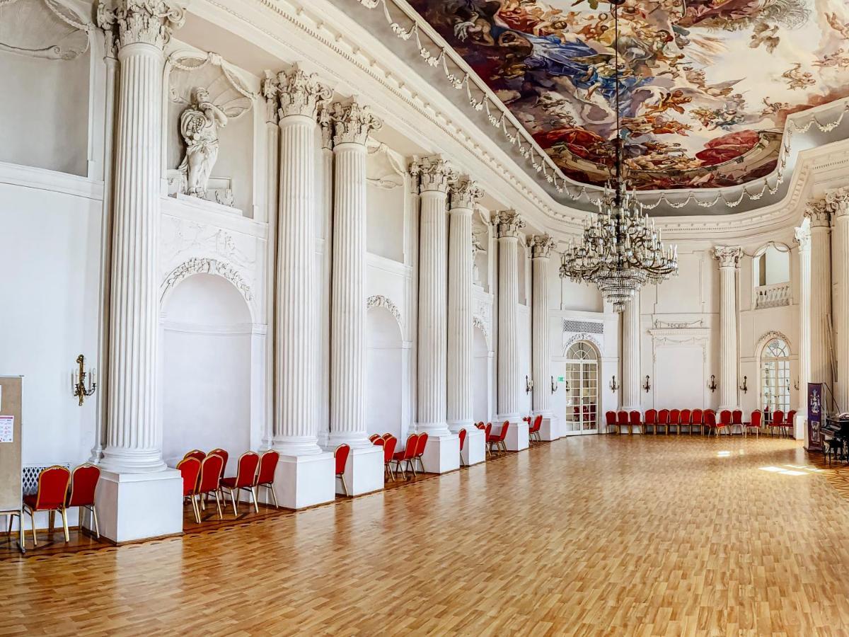 Hotel Zamek Krolewski W Rydzynie Ридзина Екстер'єр фото