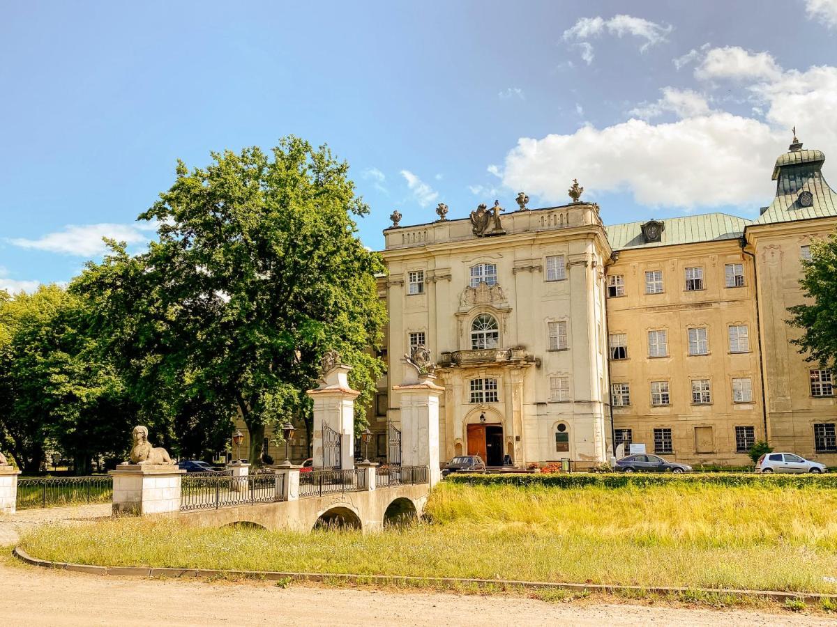 Hotel Zamek Krolewski W Rydzynie Ридзина Екстер'єр фото
