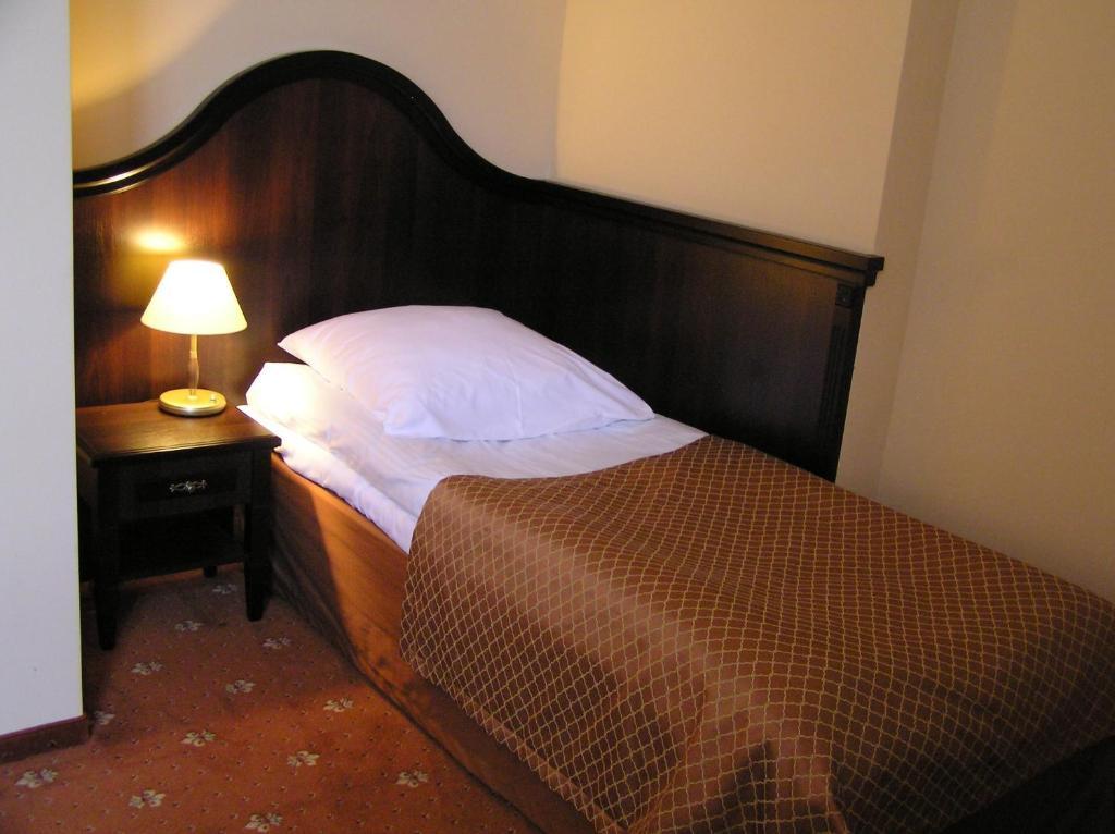 Hotel Zamek Krolewski W Rydzynie Ридзина Номер фото